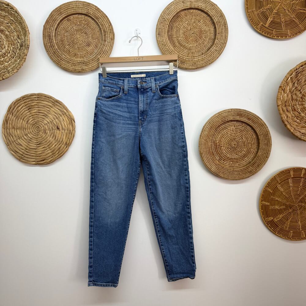 Levi's High Waisted Mom Jean 27